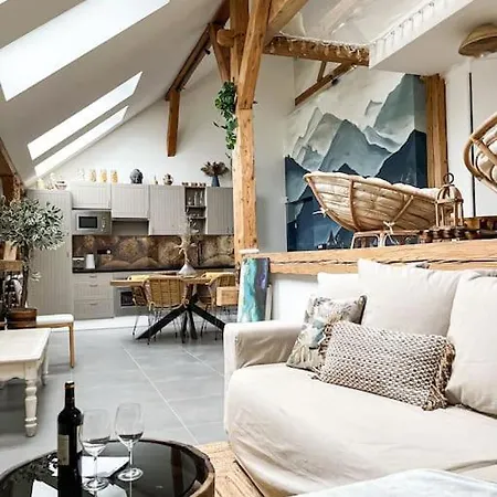 Апартаменты Logement Atypique Proche Lac Oye-et-Pallet