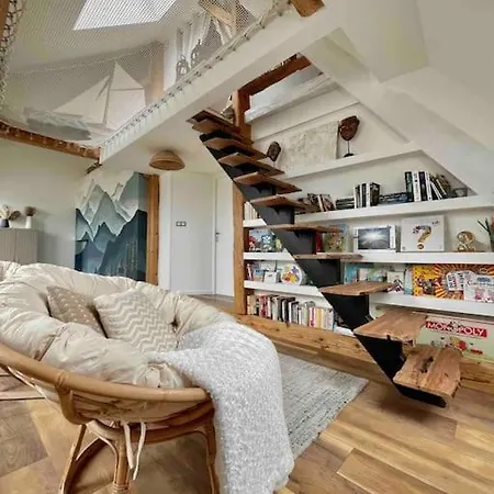 Апартаменты Logement Atypique Proche Lac Oye-et-Pallet